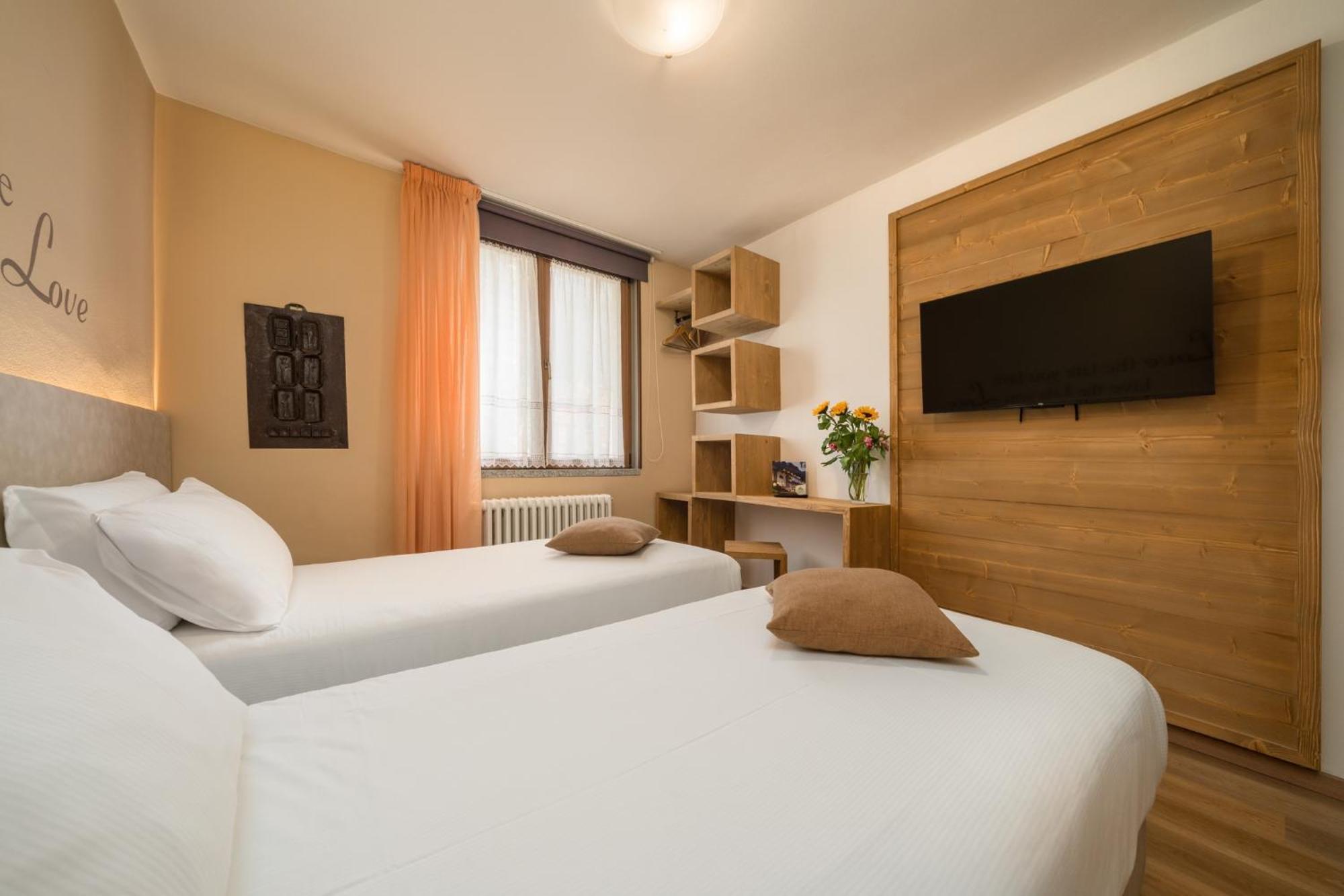 Bienno Hotel Oasi Verde מראה חיצוני תמונה