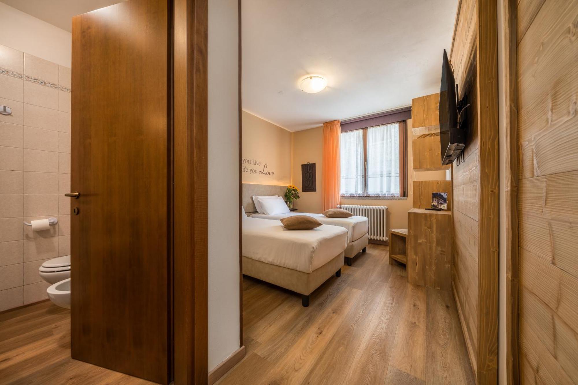 Bienno Hotel Oasi Verde מראה חיצוני תמונה