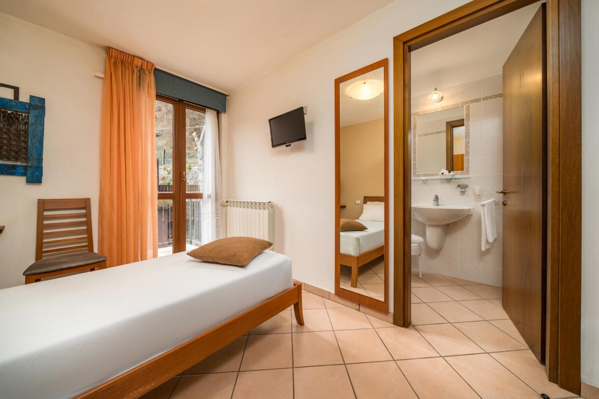 Bienno Hotel Oasi Verde מראה חיצוני תמונה