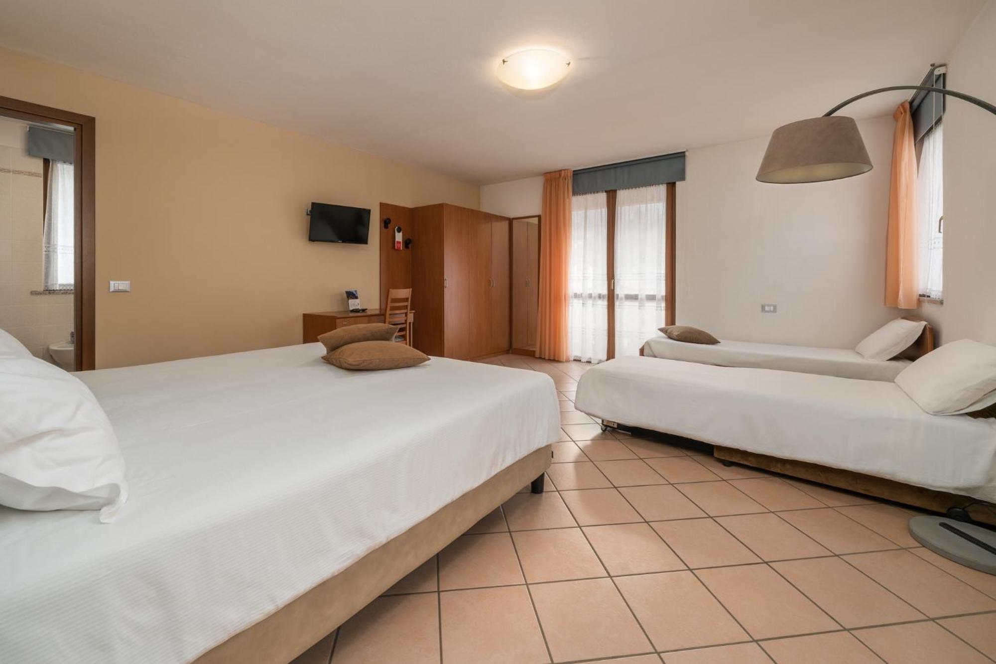 Bienno Hotel Oasi Verde מראה חיצוני תמונה
